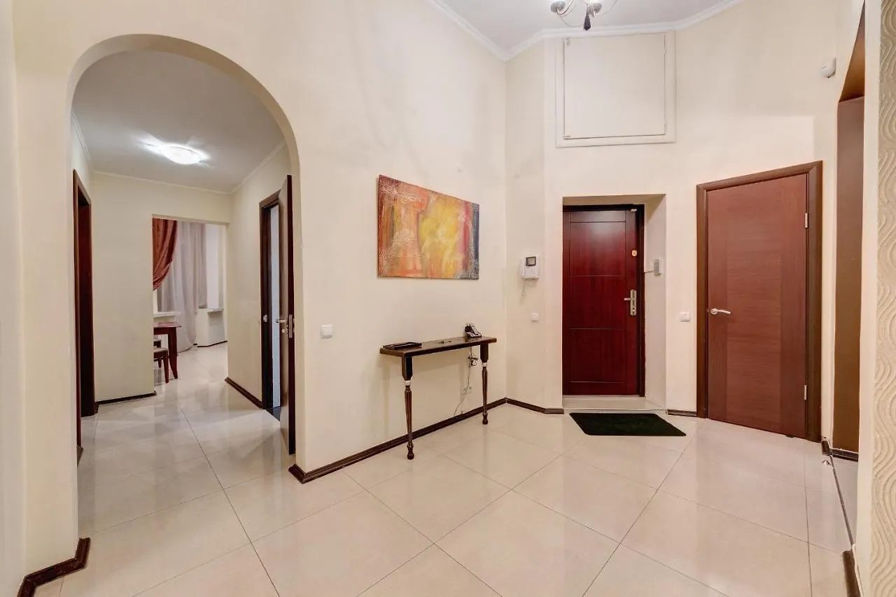 Four Bedroom Apartment Near The Nsc Olympic Kyjev