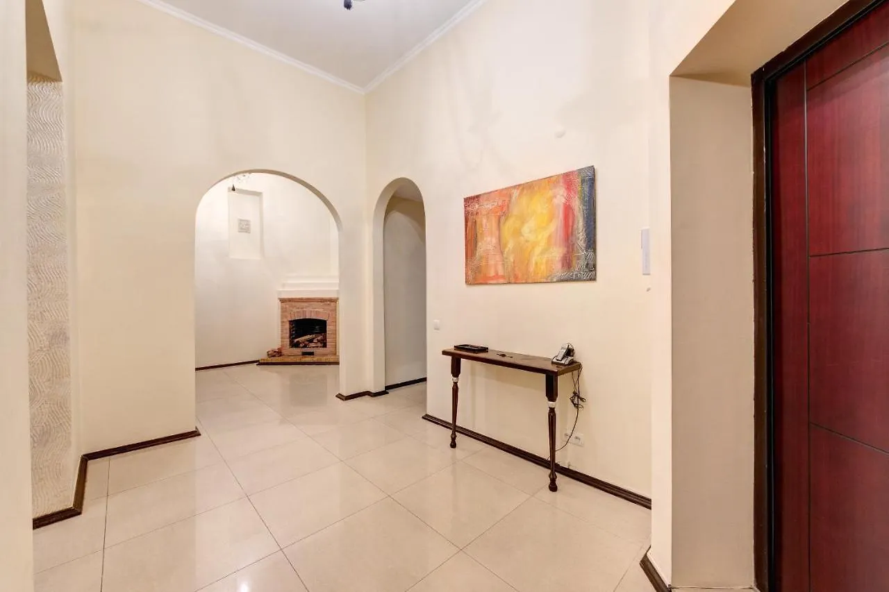 Four Bedroom Apartment Near The Nsc Olympic Kyjev Ukrajina